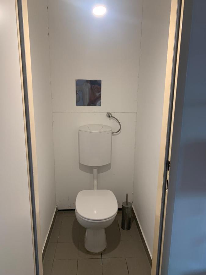 Sehr Schone Zimmer 1 In Wien Favoriten Exteriör bild