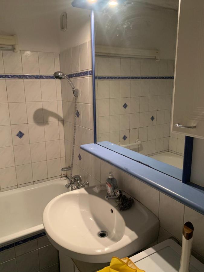Sehr Schone Zimmer 1 In Wien Favoriten Exteriör bild